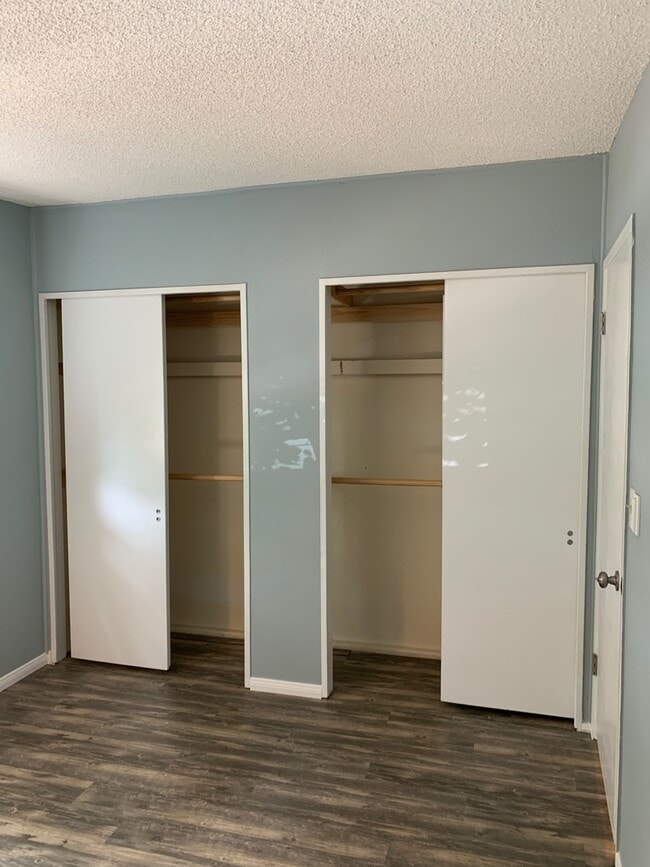 Building Photo - Beautifully Remodeled 3 Bedroom 2 Bath Hom...