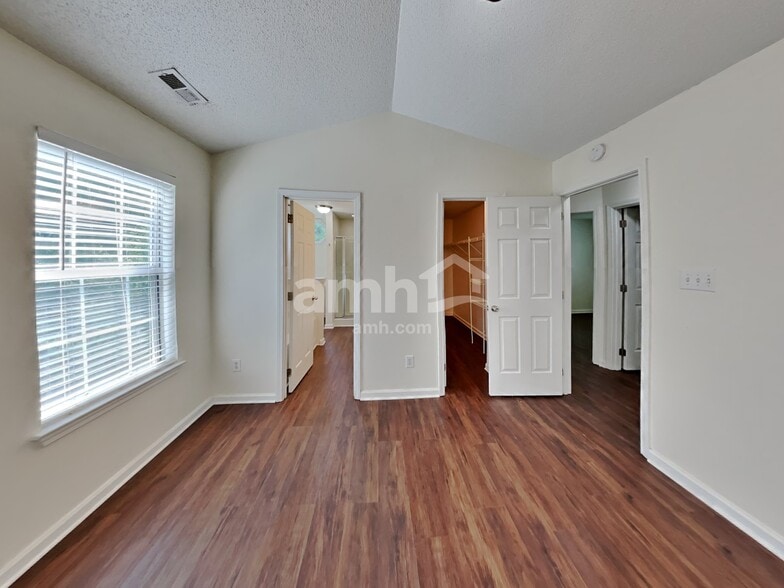 Building Photo - 1617 Oak Knoll Ln