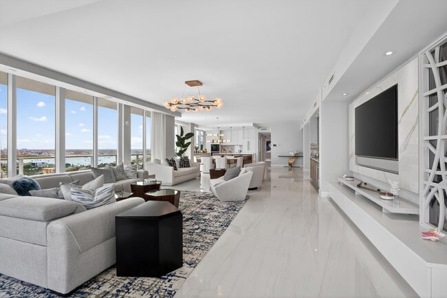 Building Photo - 3100 N Ocean Dr