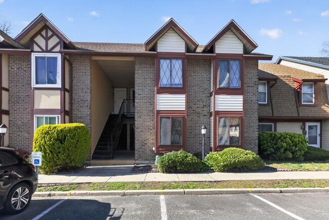 Building Photo - 122 Chelsea Cir