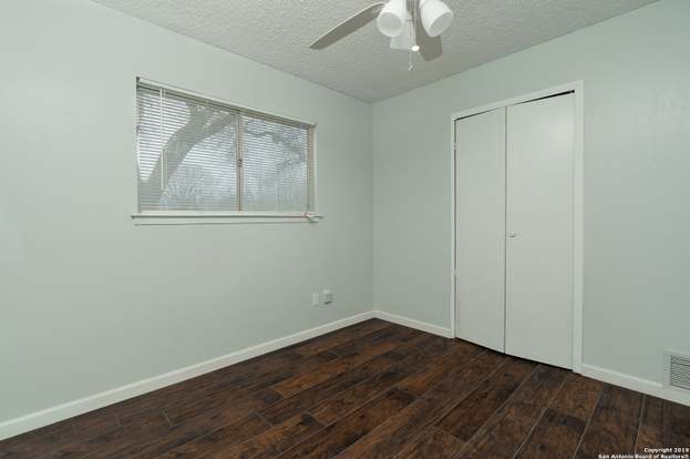 Building Photo - 300 Roanoke Dr