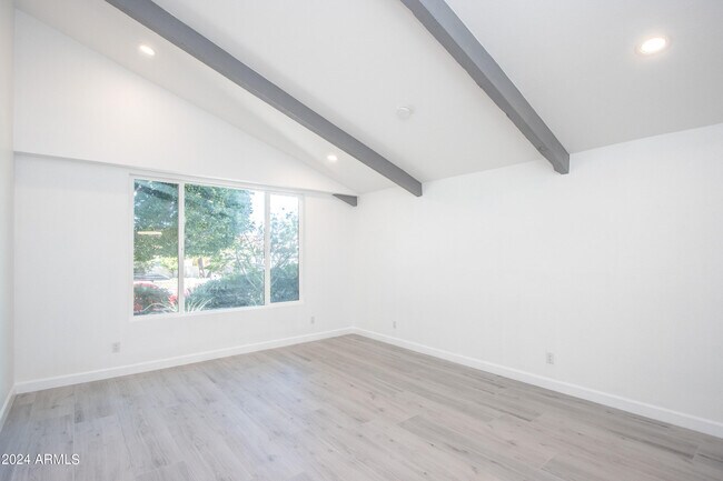 Building Photo - 1052 E Sandpiper Dr