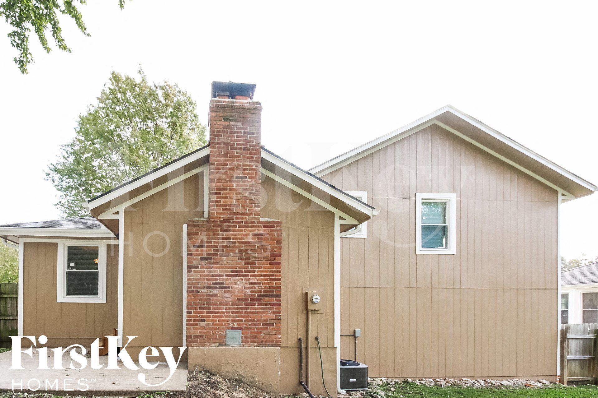 Building Photo - 303 Monroe Ave