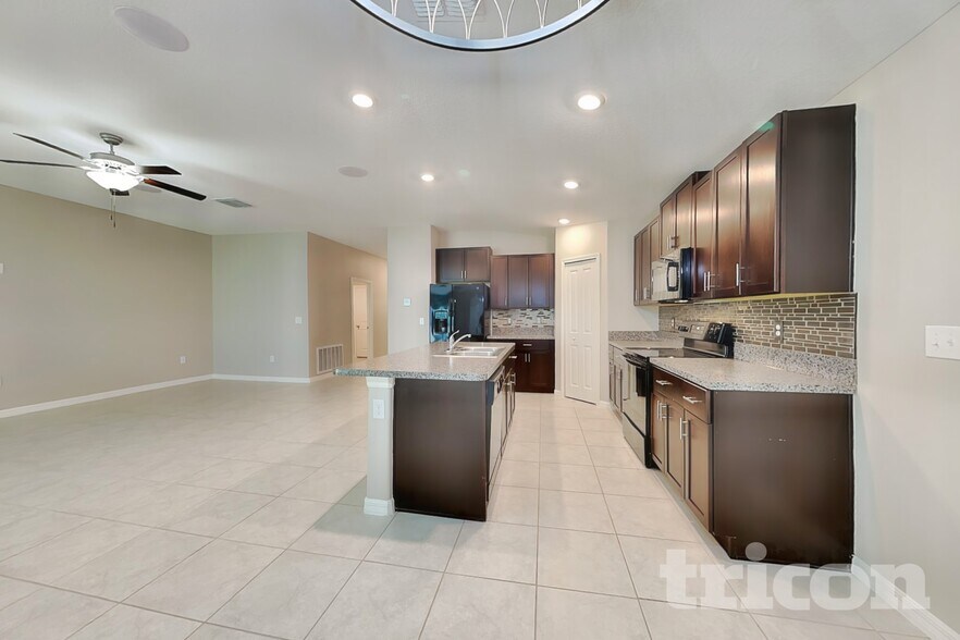 Building Photo - 4148 Salt Springs Ln