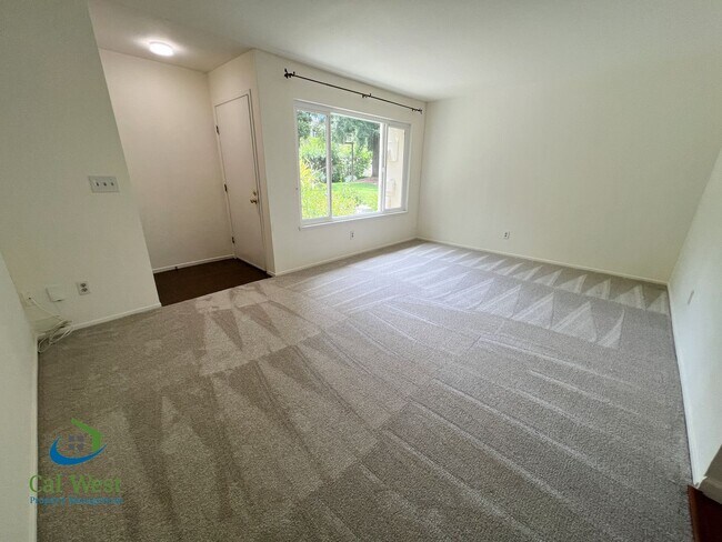 Building Photo - $4095-2 Bd/2.5 Ba Town home in Sunnyvale/Sunset Oaks Community