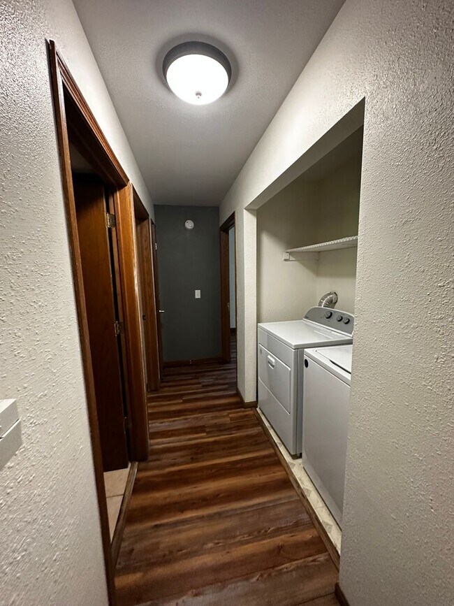 Building Photo - 138-138 Talon Pl