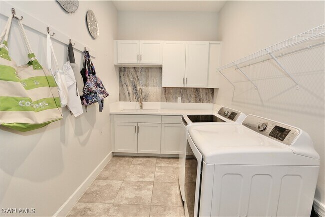 Building Photo - 8337 Promoso Ct