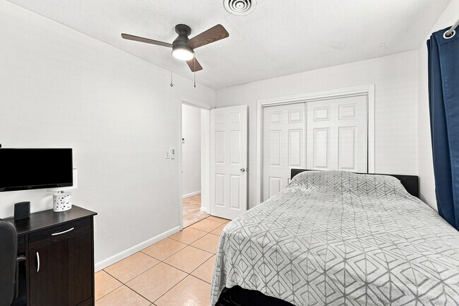 Building Photo - 2908 NW 48th St