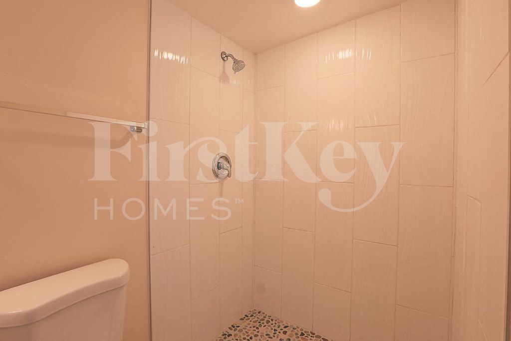 Building Photo - 1124 W Cinnabar Ave