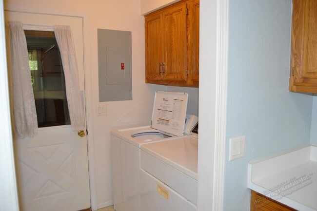 Building Photo - Cortez Golf Area | Home | Unfurnished