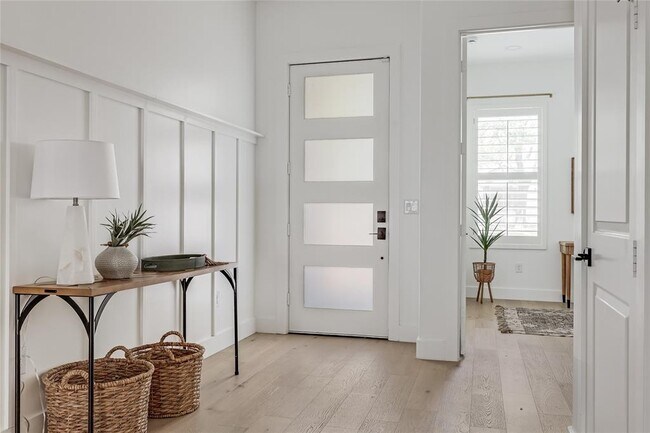 Building Photo - 1809 Pasadena Dr