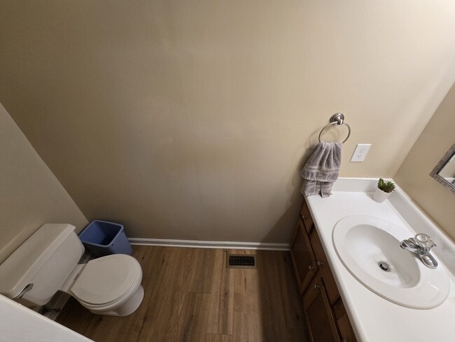 Building Photo - 1500 Oakland Hills Way