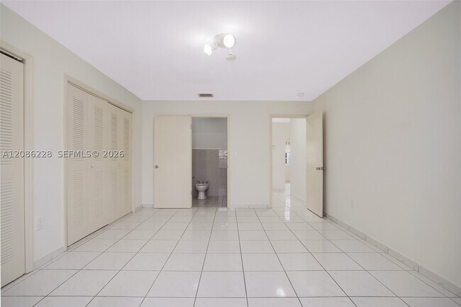 Building Photo - 3650 SW 27th St
