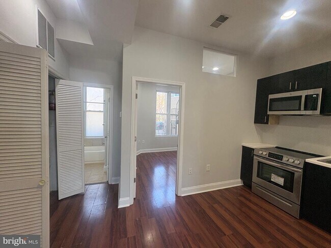 Building Photo - 543 Florida Ave NW