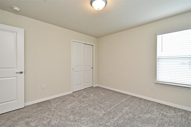 Building Photo - 3101 Emerald Acrs Ln