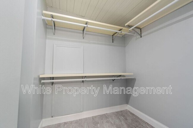 Building Photo - 326 Belton Ave