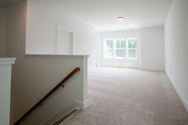 Building Photo - Chatham Park *Like New* Late July availability!