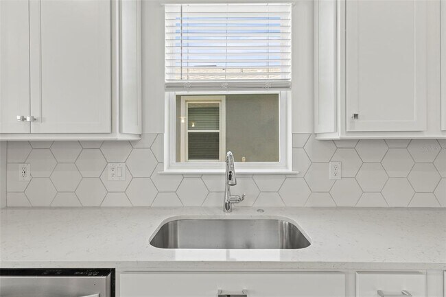 Building Photo - 6703 Michael Favor Wy