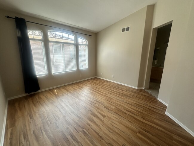 Building Photo - 926 Camino De La Reina