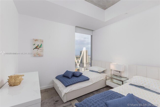 Building Photo - 151 SE 1st St