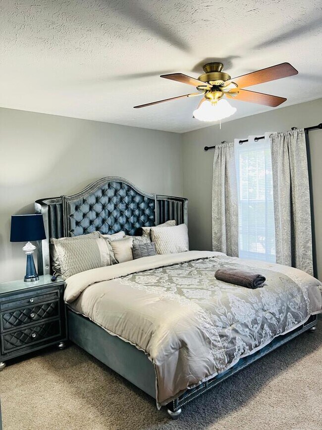 Building Photo - Furnished pillory way beauty