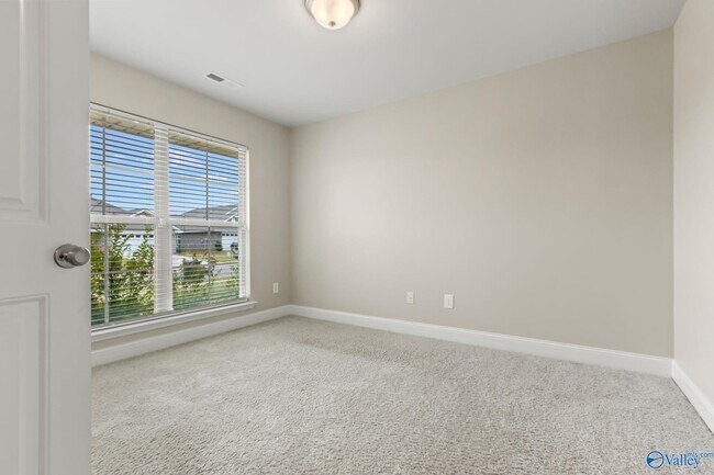Building Photo - 122 Ardsley Dr