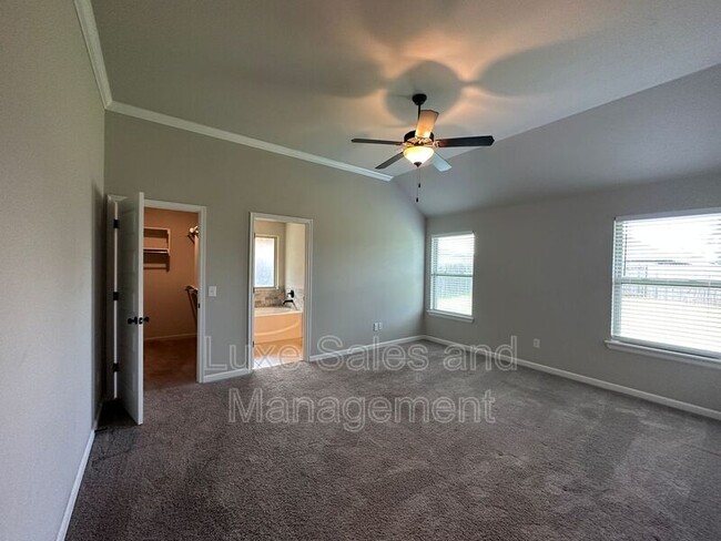 Building Photo - 3404 N W 161st St