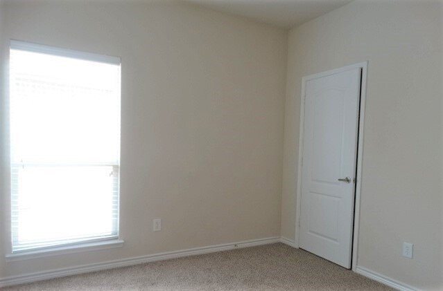 Building Photo - 5547 Cecina Dr