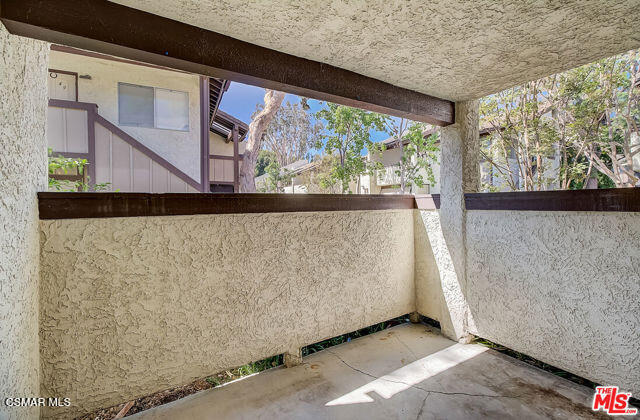 Building Photo - 1348 E Hillcrest Dr