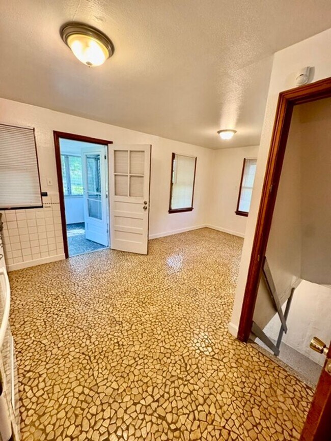 Building Photo - Beautiful 3BD/1BA in St. Louis, MO