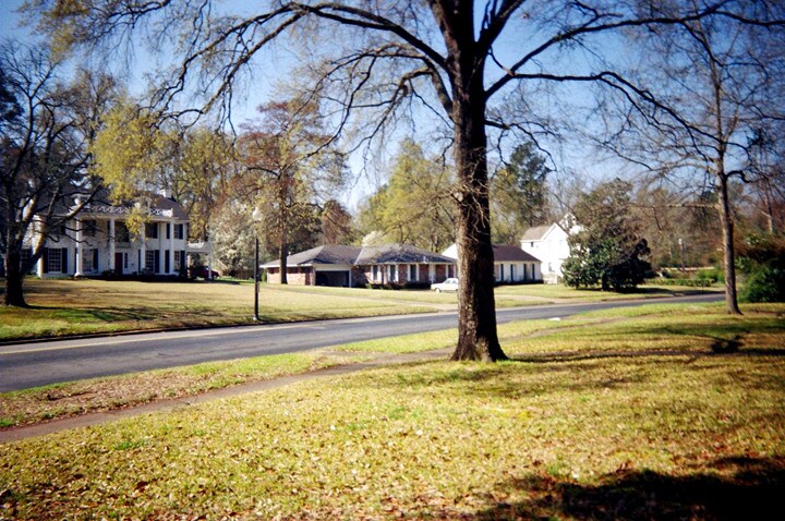 Building Photo - 636 Ockley Dr