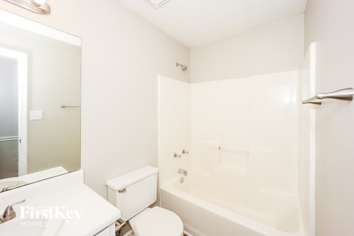 Building Photo - 60 Vineyards Dr