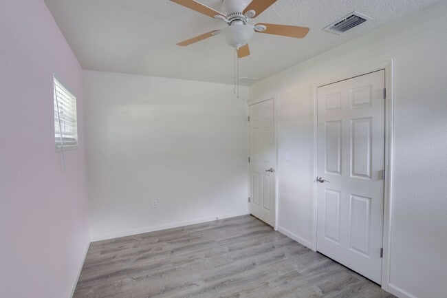 Building Photo - 1316 S Bumby Ave