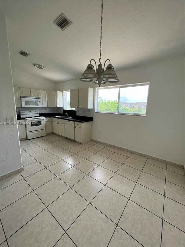 Building Photo - 7291 NW 174th Terrace