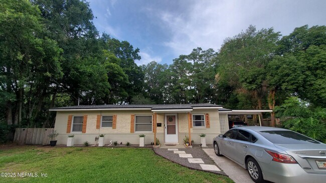 Building Photo - 5467 N River Rd