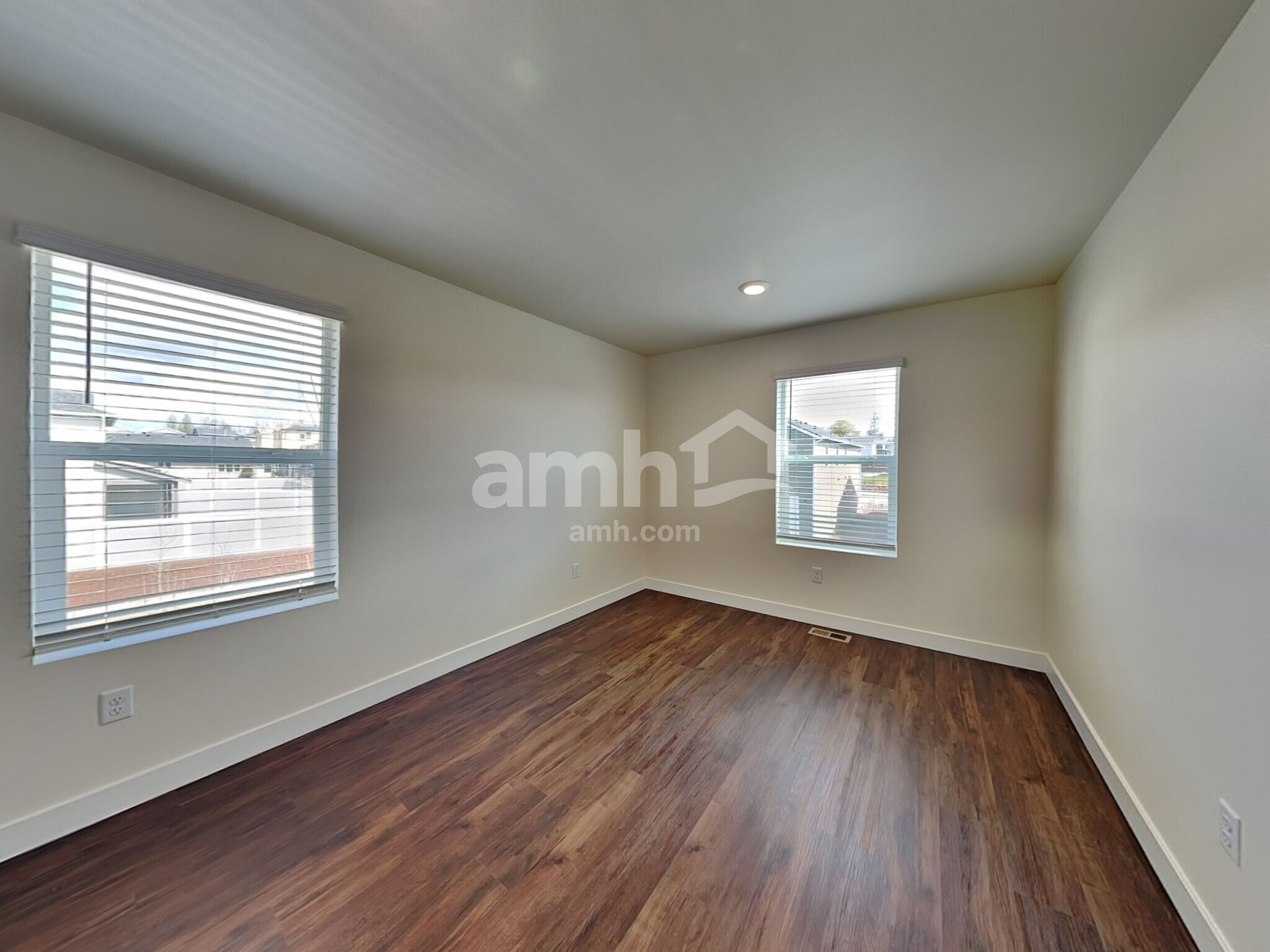 Building Photo - 4739 86th Ave NE