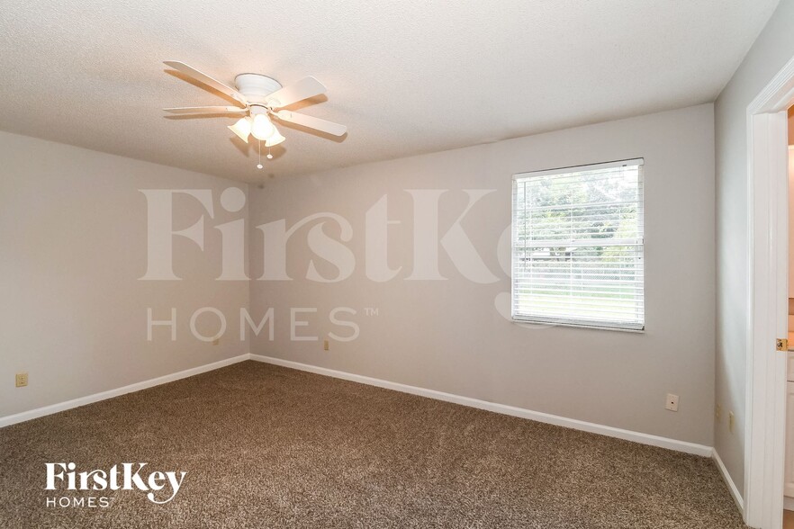 Building Photo - 8102 Birds Foot Ln