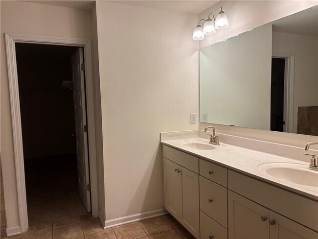 Building Photo - 1161 Hawthorne Cir