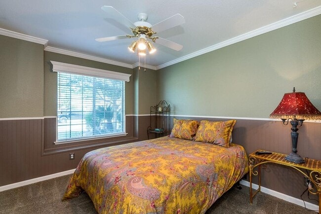 Building Photo - Updated 3/2 Cambridge Near Clovis North