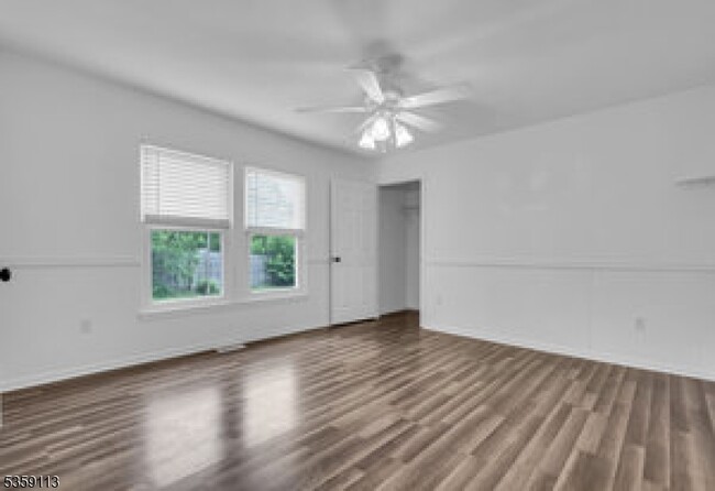 Building Photo - 513 Harding Ave