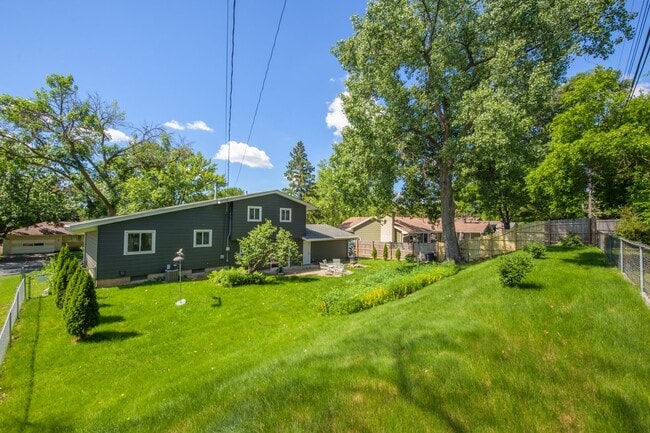 Building Photo - Rare 3 bed 3 bath home in new hope!!!