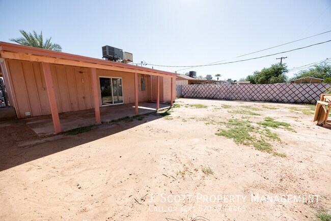Building Photo - 6134 W Cavalier Dr