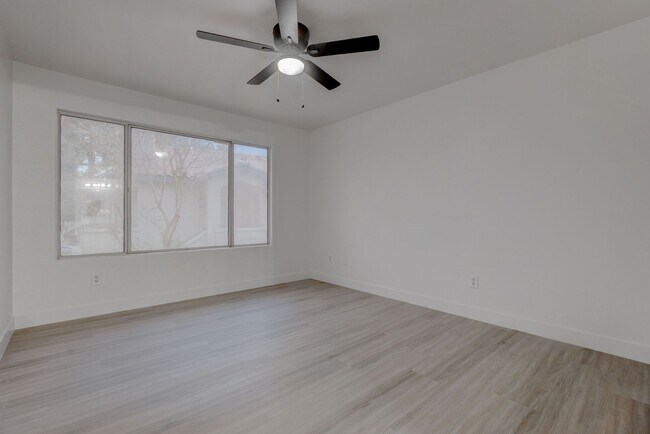 Building Photo - 3060 Tarpon