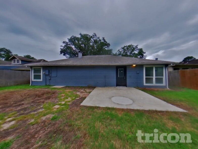 Building Photo - 15614 Fox Springs Dr