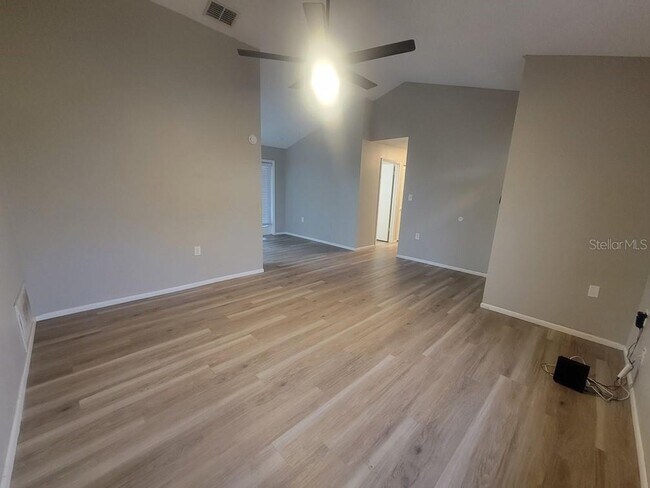 Building Photo - 1305 Calamondin Dr