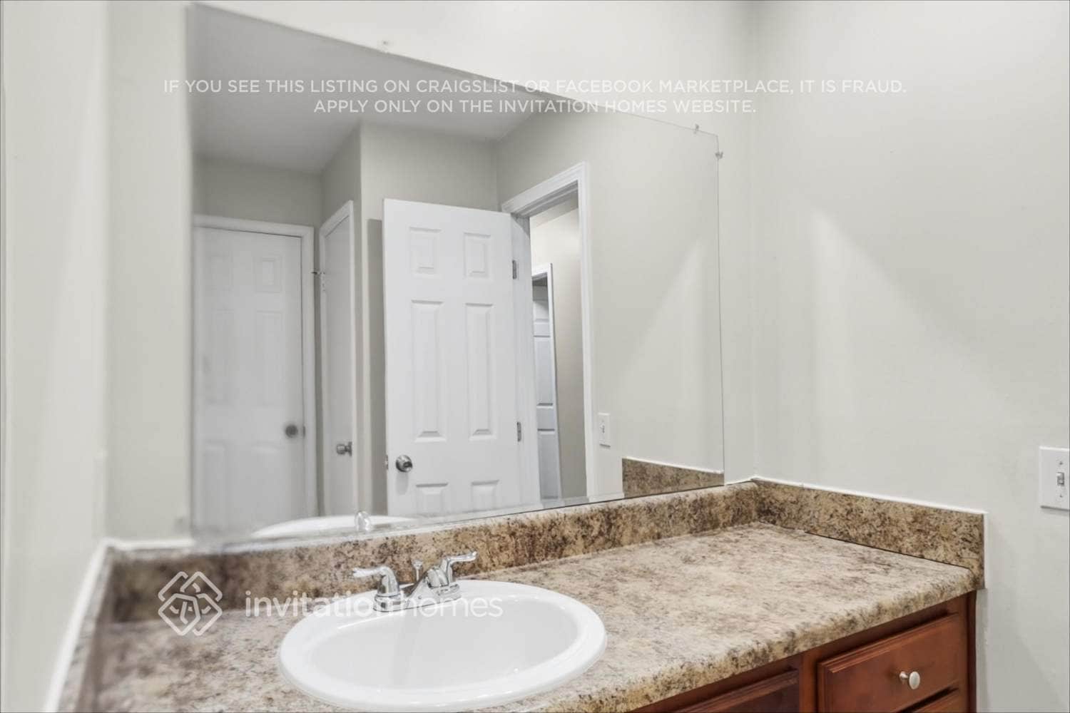 Building Photo - 624 Princess Cir