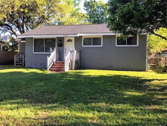 Building Photo - 2008