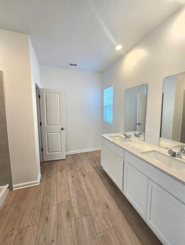 Building Photo - 5191 Loyalty Dr