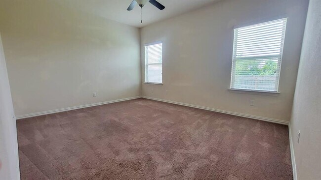 Building Photo - 386 Shale Cir