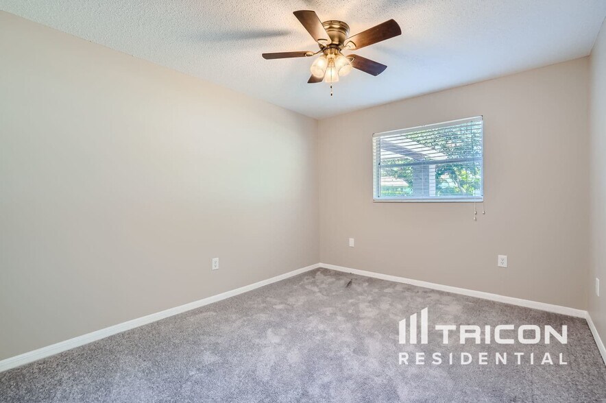 Building Photo - 2062 Southpointe Dr